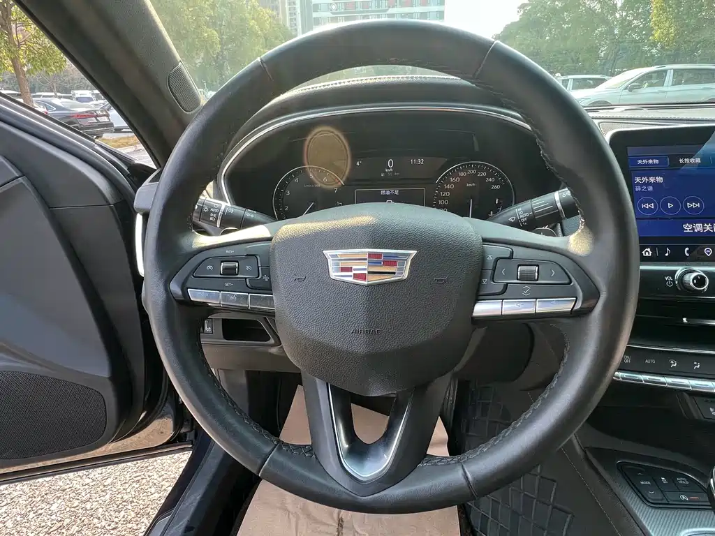 Cadillac CT5 — миниатюра 9