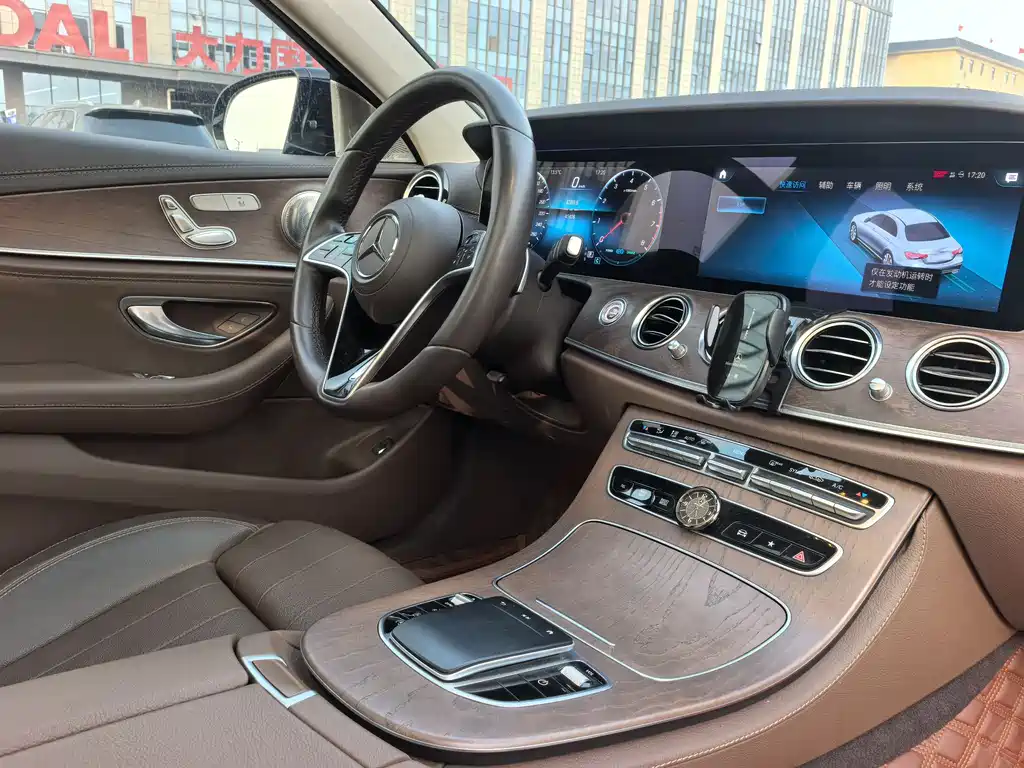 MERCEDES-BENZ E CLASS