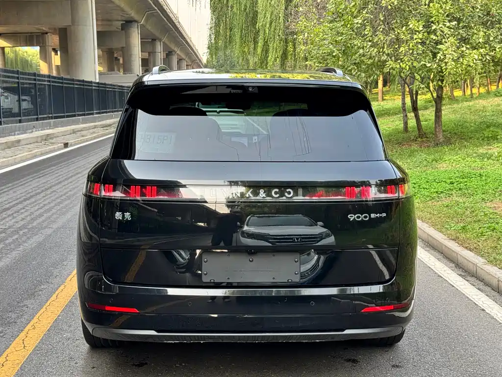Lynk & Co 900 — миниатюра 5