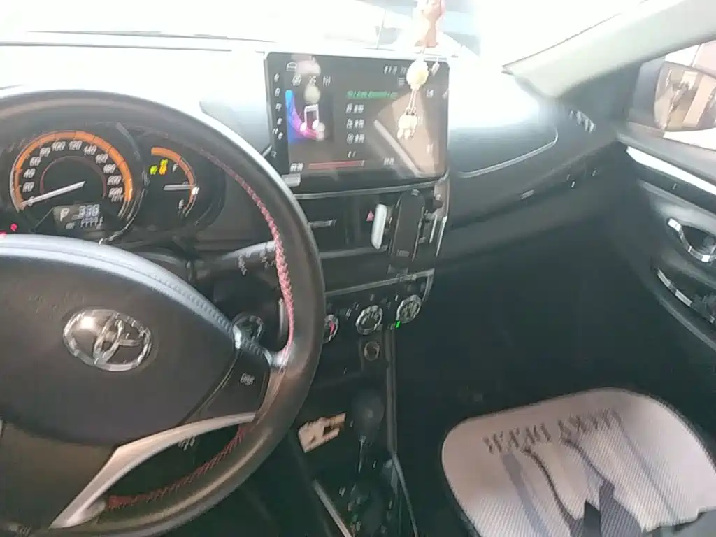 Toyota Yaris L — миниатюра 13