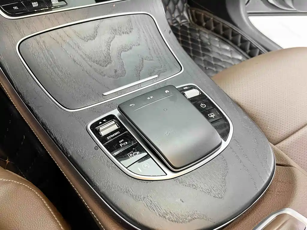 Mercedes-Benz E-Class — миниатюра 18