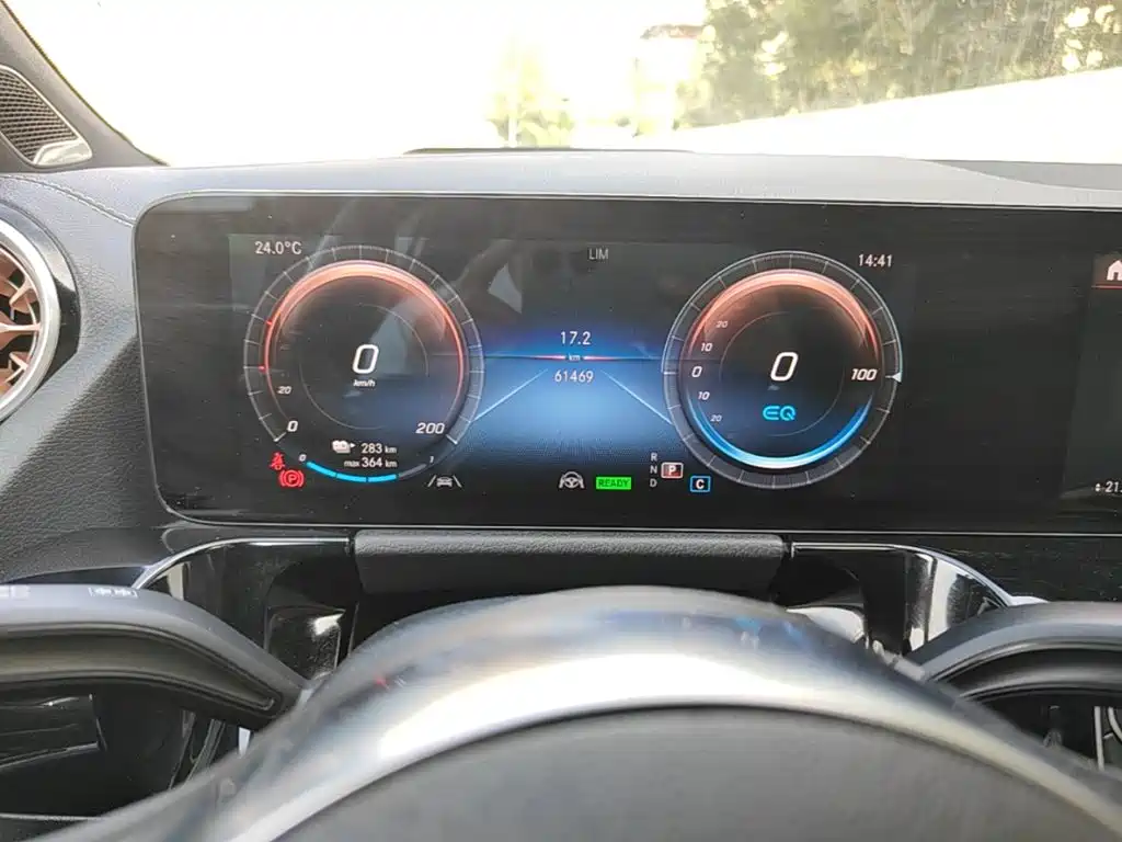 Mercedes-Benz EQA — миниатюра 12