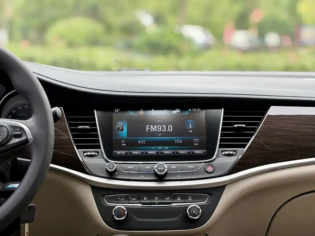 Buick Verano — миниатюра 11