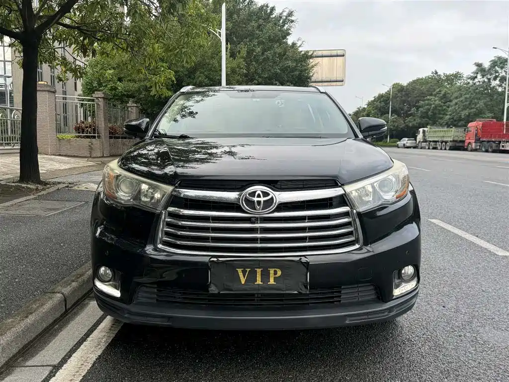 Toyota Highlander 2015 2.0T Luxury 7 мест