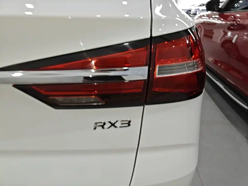 Roewe RX3 — миниатюра 8
