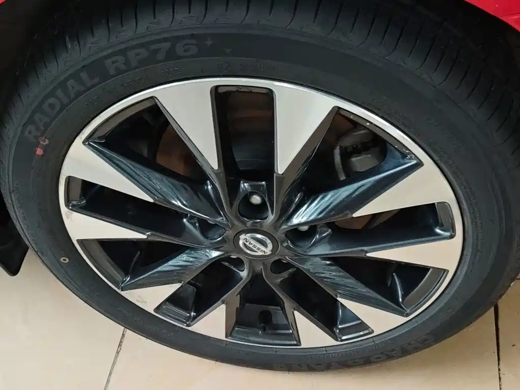 Nissan Bluebird — миниатюра 7