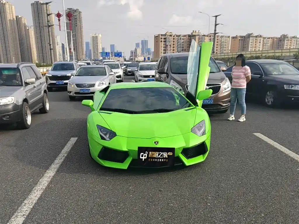 Lamborghini Aventador 2011 LP 700-4