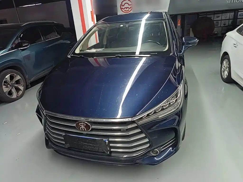 BYD MAX — миниатюра 3