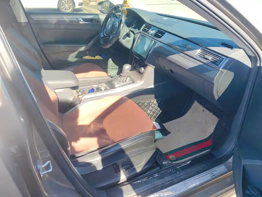 Volkswagen Passat — миниатюра 8