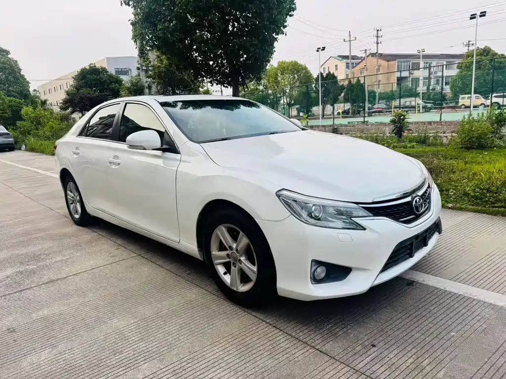 Toyota Reiz — миниатюра 3