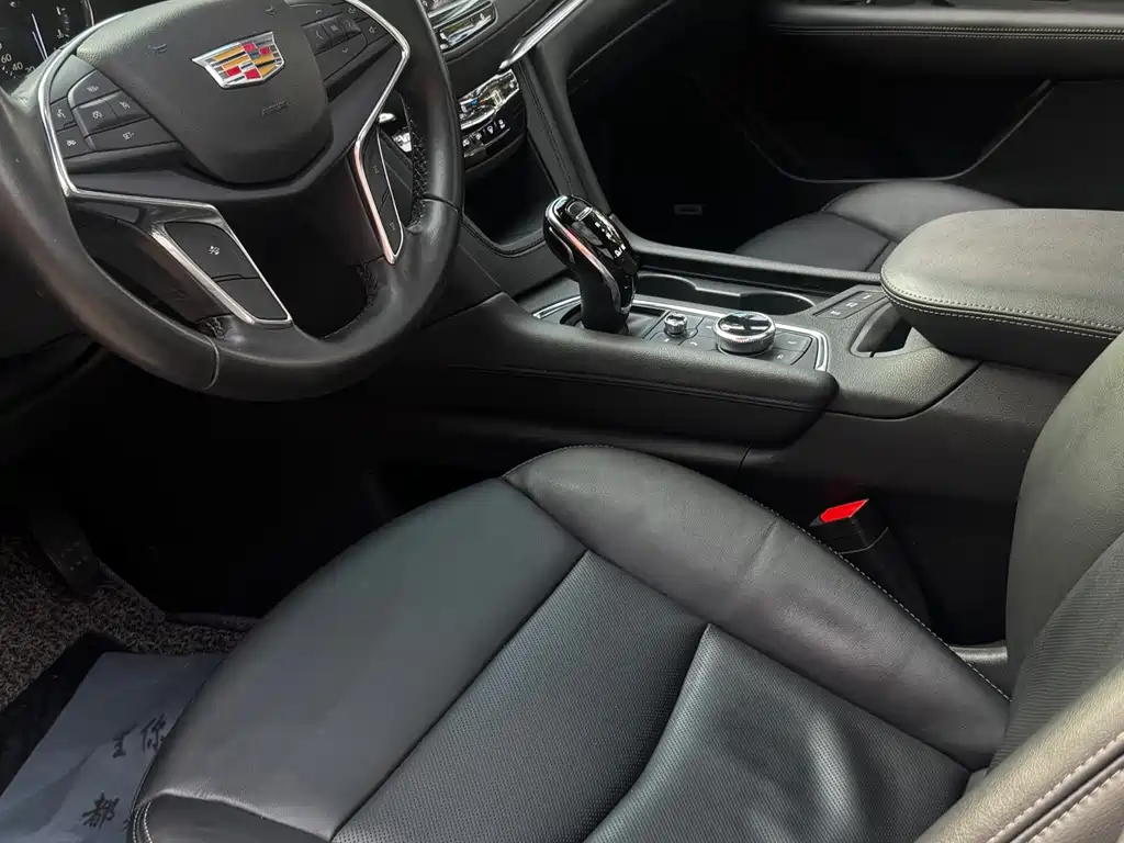 Cadillac XT5 — миниатюра 3
