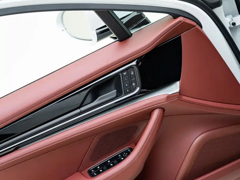 Porsche Panamera — миниатюра 16