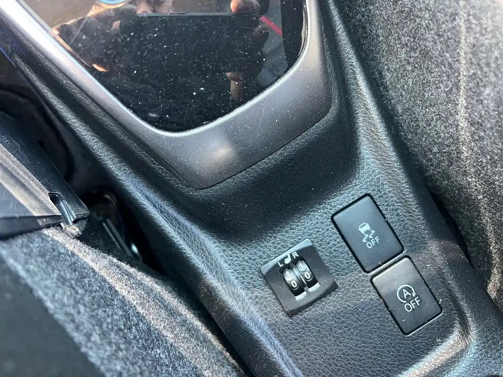 Toyota Yaris L 2022 — фото 13