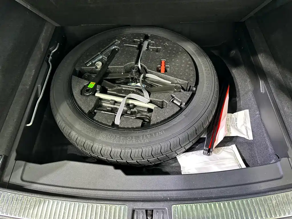Volkswagen Touareg — миниатюра 9