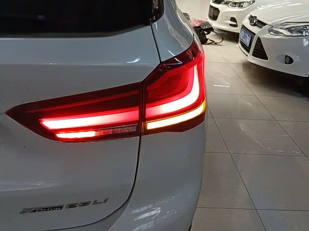 BMW X1 — миниатюра 8