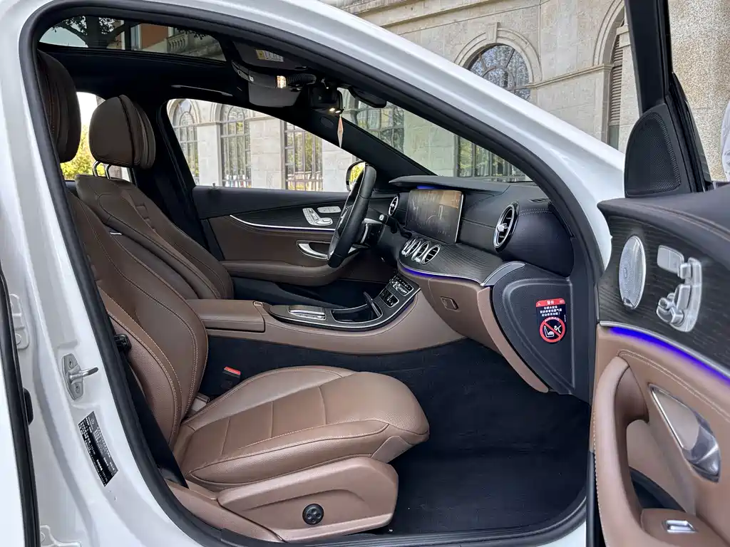 Mercedes-Benz E-Class — миниатюра 22
