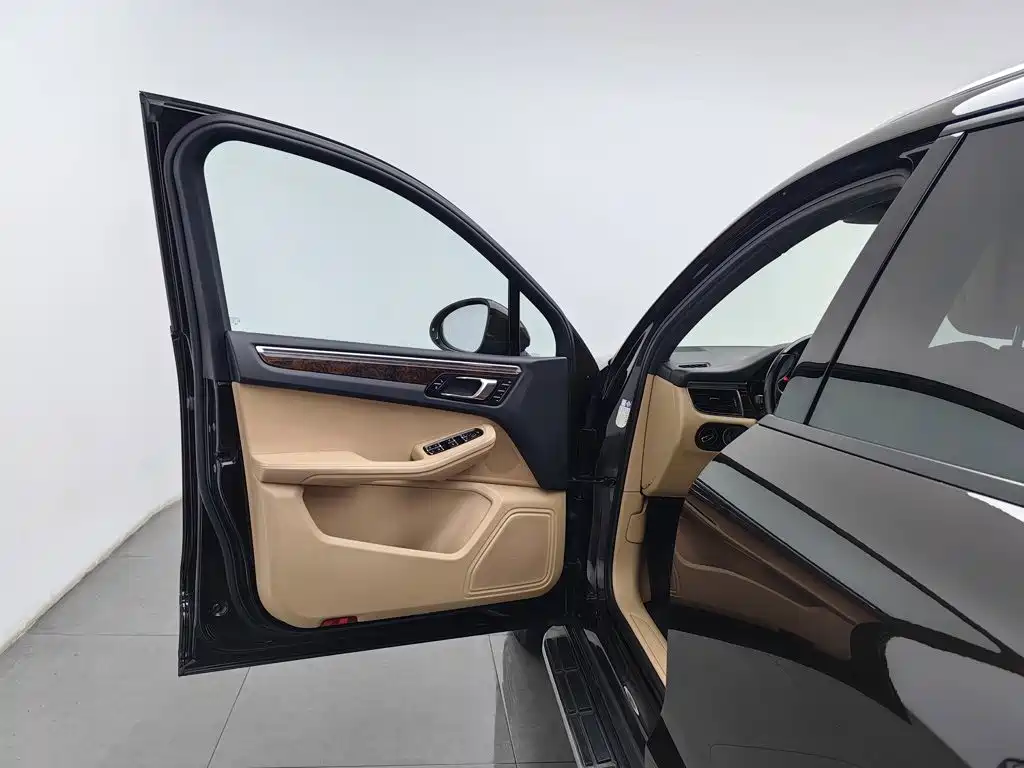 Porsche Macan — миниатюра 8