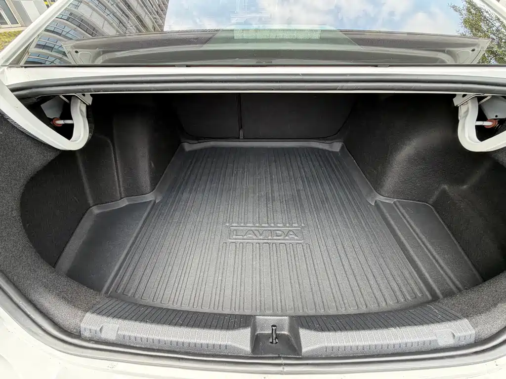 Volkswagen Lavida — миниатюра 27