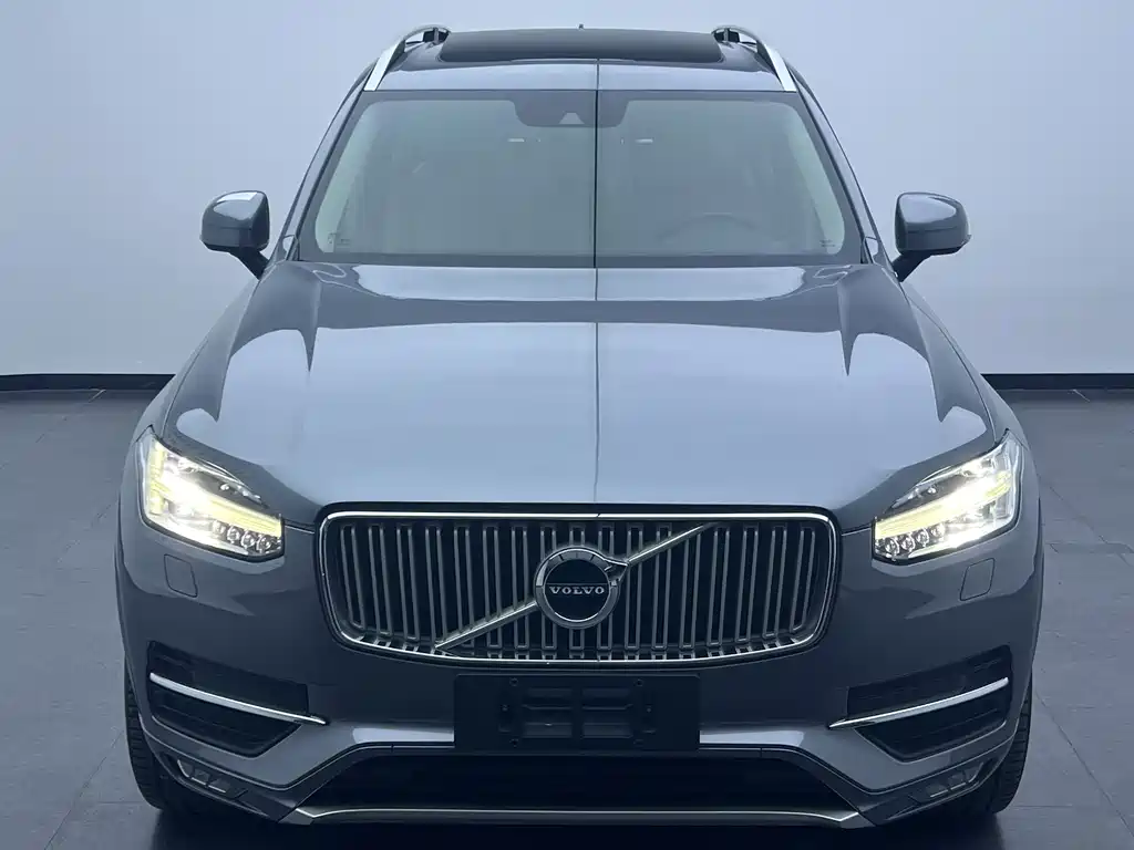 Volvo XC90 2018 T6 7 мест