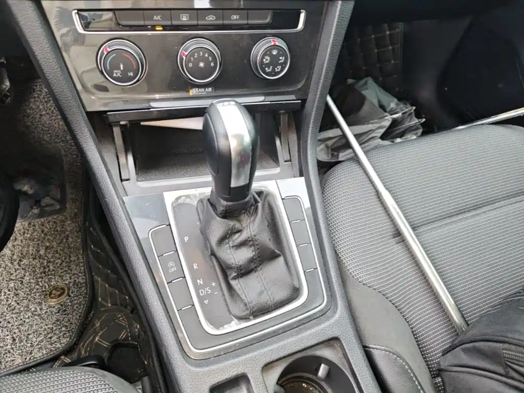 Volkswagen Golf — миниатюра 19