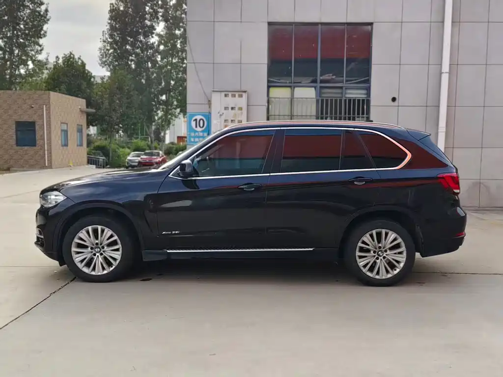 BMW X5 (Import) — миниатюра 7