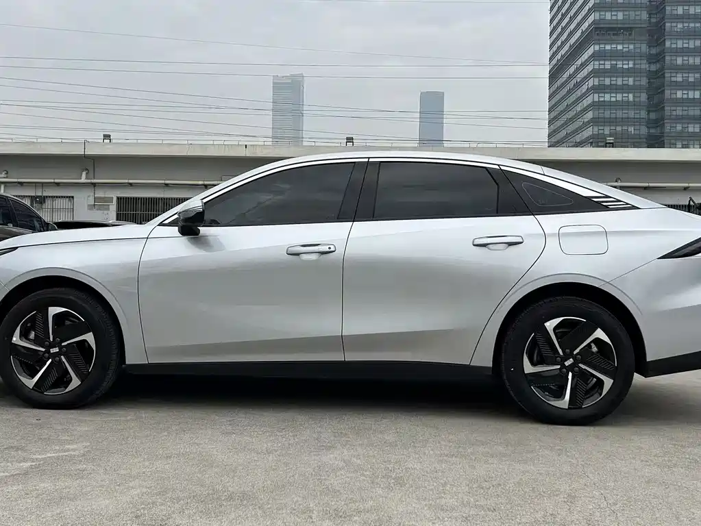 GEELY GALAXY GALAXY L6