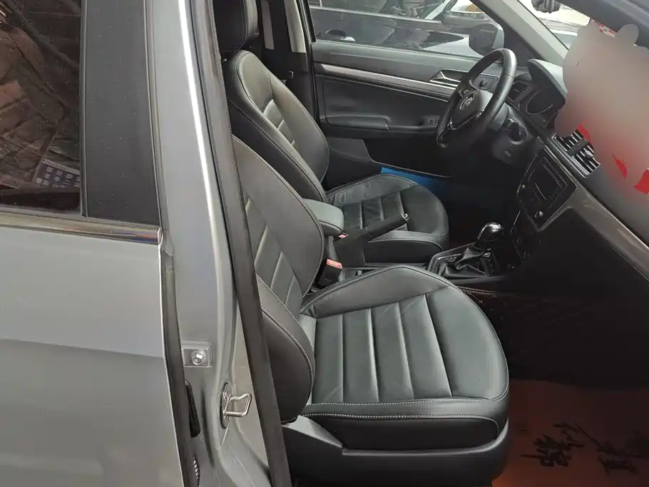 Volkswagen Lavida — миниатюра 8