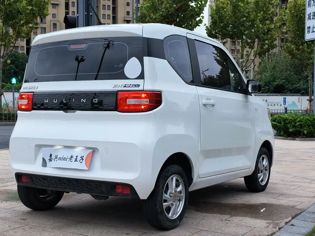 Wuling MINIEV — миниатюра 6