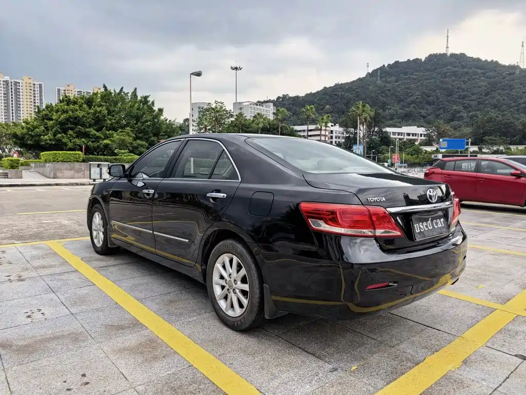 Toyota Camry — миниатюра 4