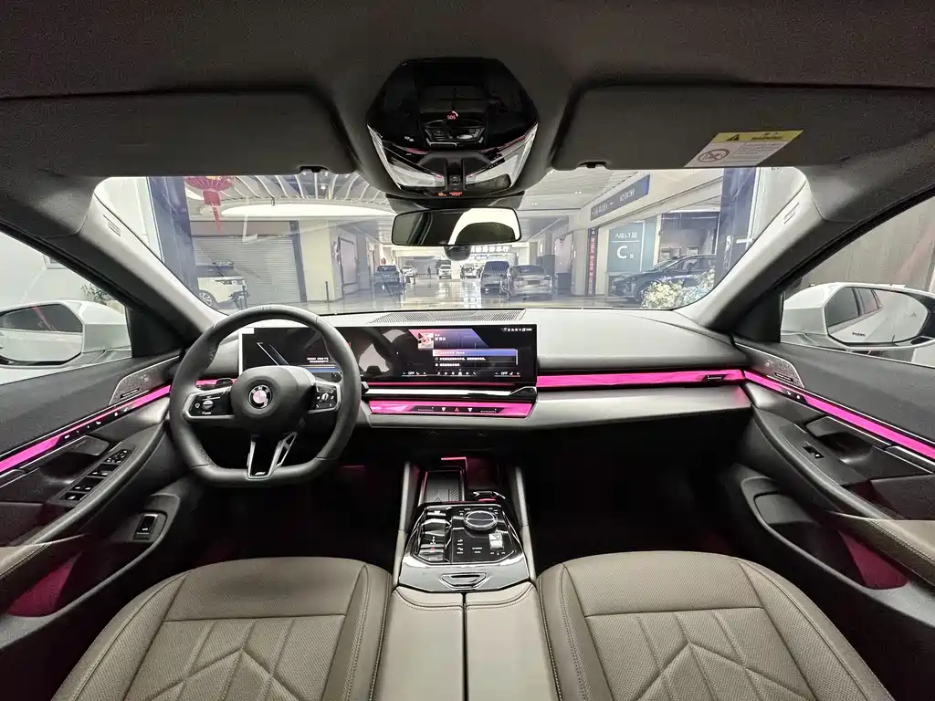 BMW 5 Series — миниатюра 9