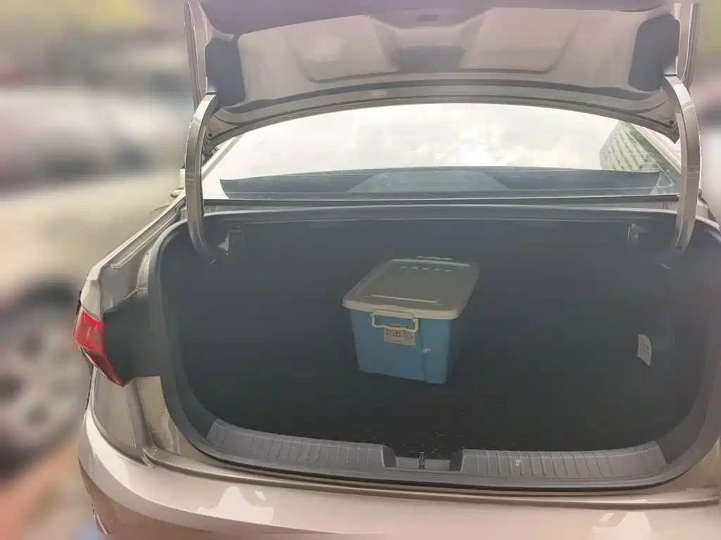 Volkswagen Sagitar — миниатюра 15