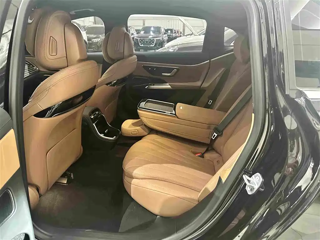 Mercedes-Benz E-Class — миниатюра 14