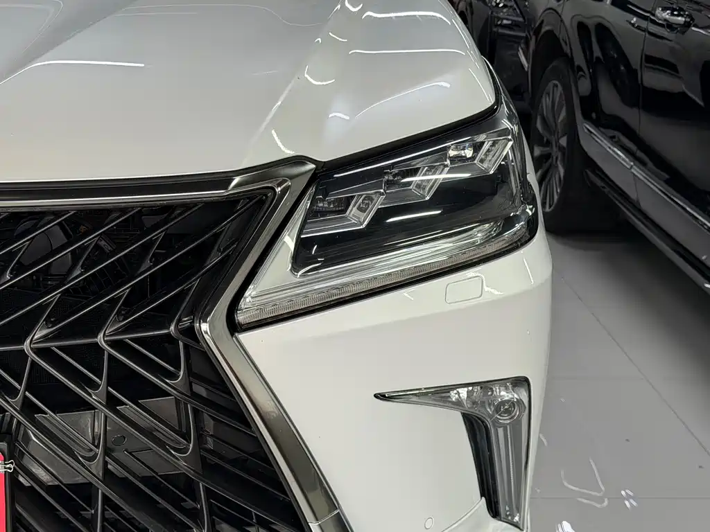 Lexus LX — миниатюра 6