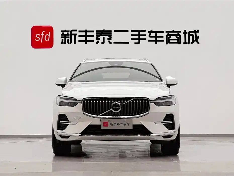 Volvo XC60 2024 B5 Luxury