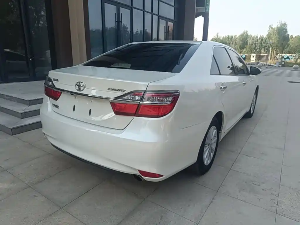 Toyota Camry — миниатюра 7