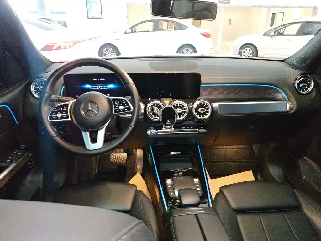 Mercedes-Benz GLB — миниатюра 10