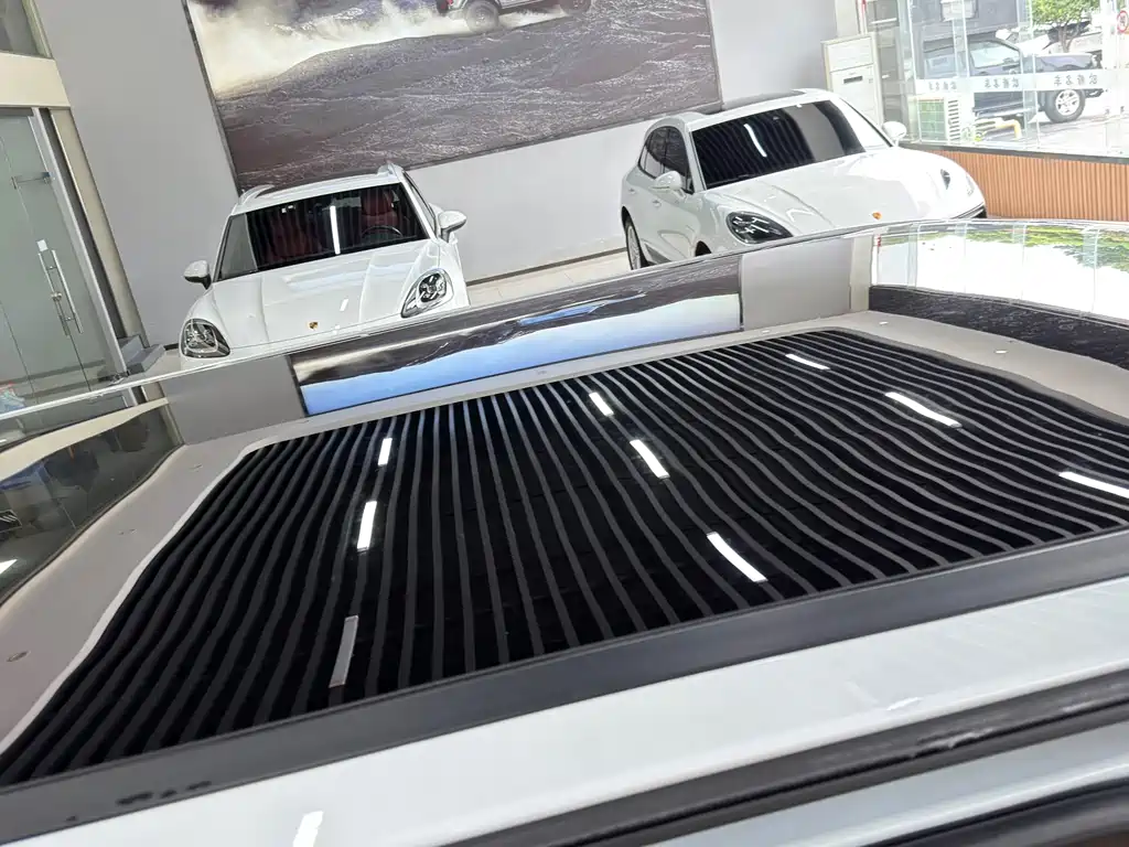 XPeng X9 — миниатюра 20