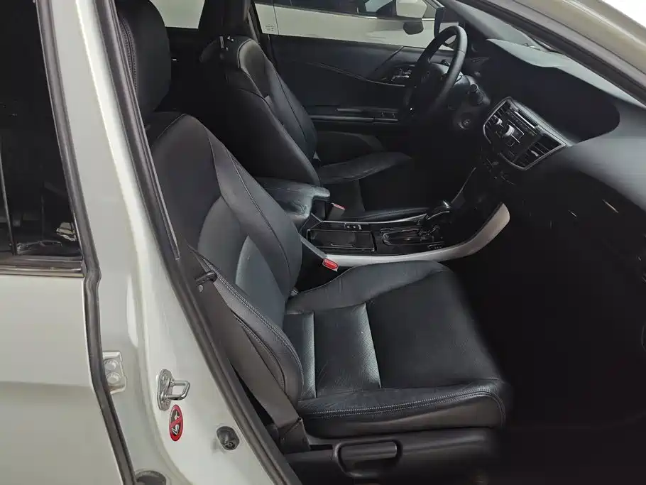 Honda Accord — миниатюра 8