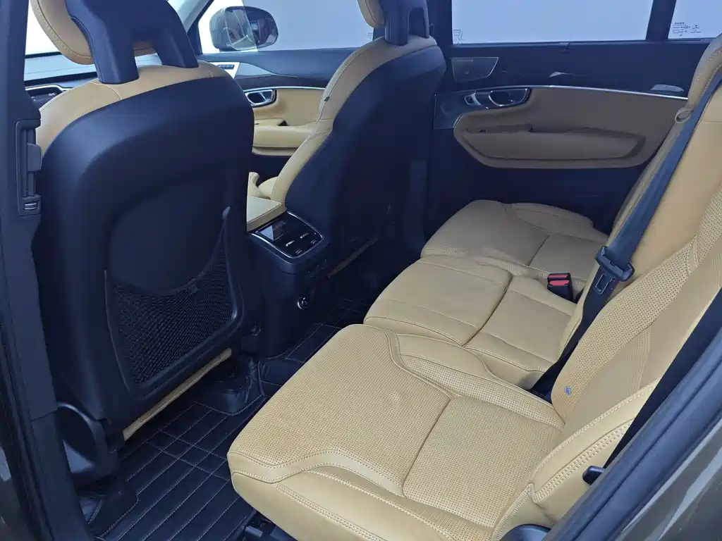 Volvo XC90 — миниатюра 8