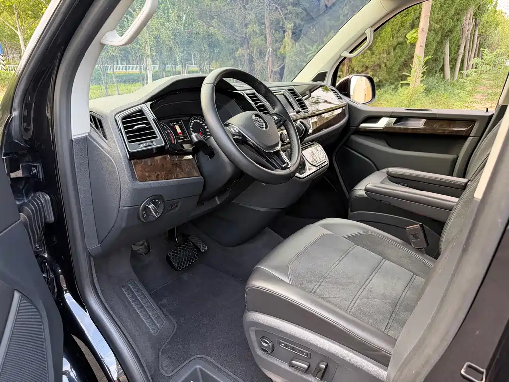 Volkswagen Multivan — миниатюра 10