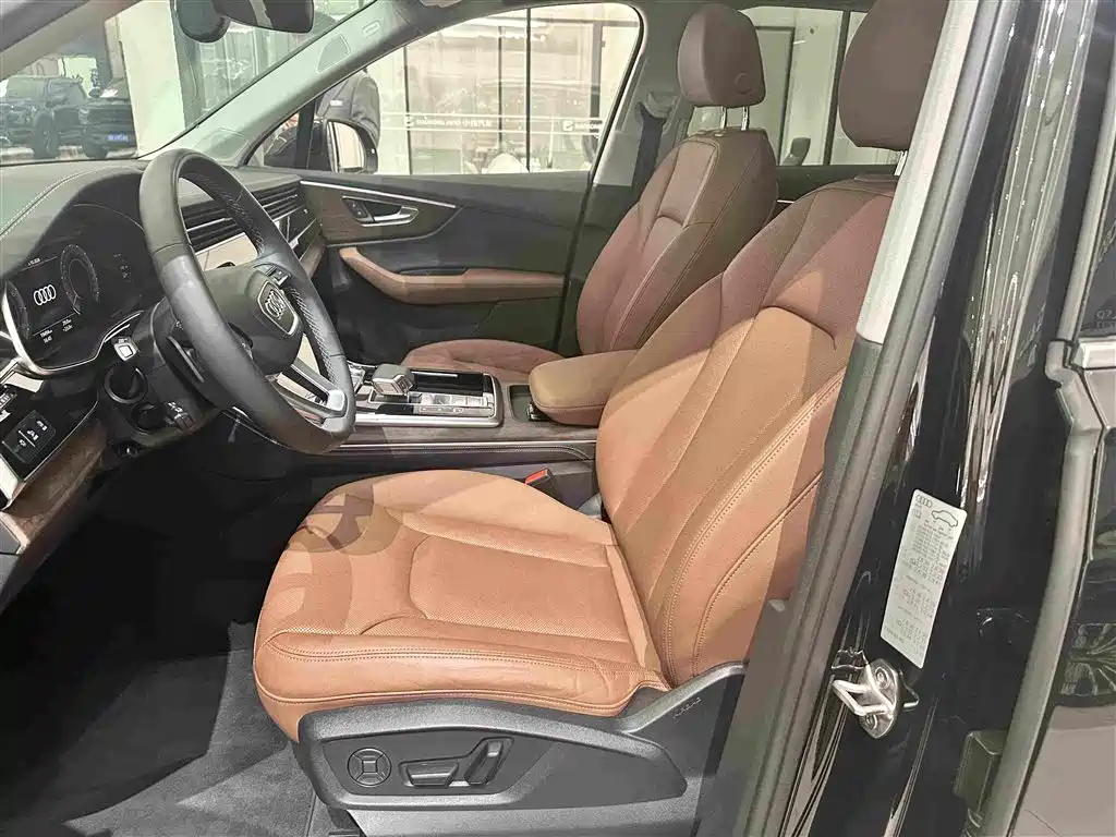Audi Q7 — миниатюра 9