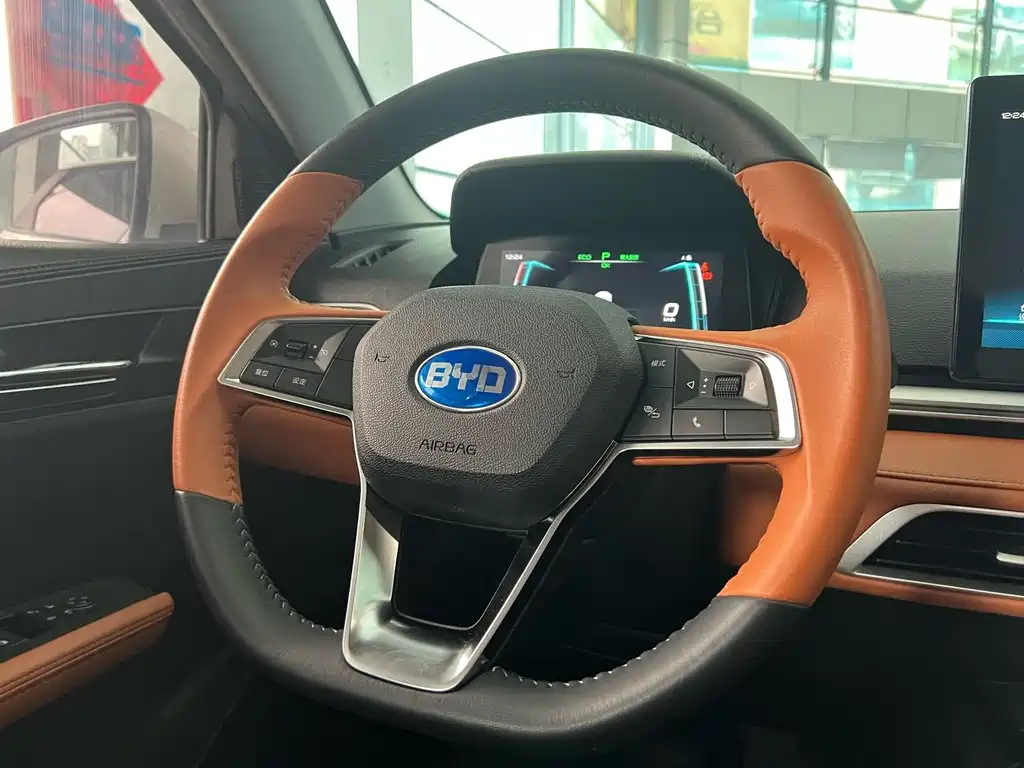 BYD E2