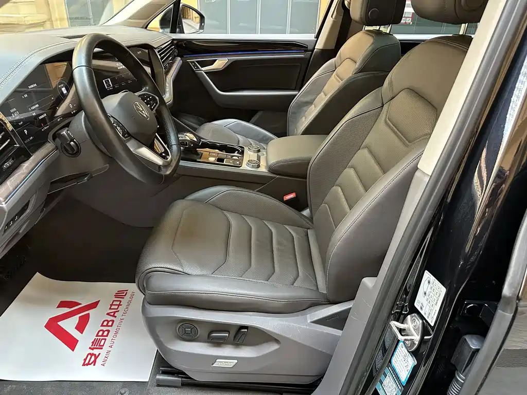 Volkswagen Touareg — миниатюра 16