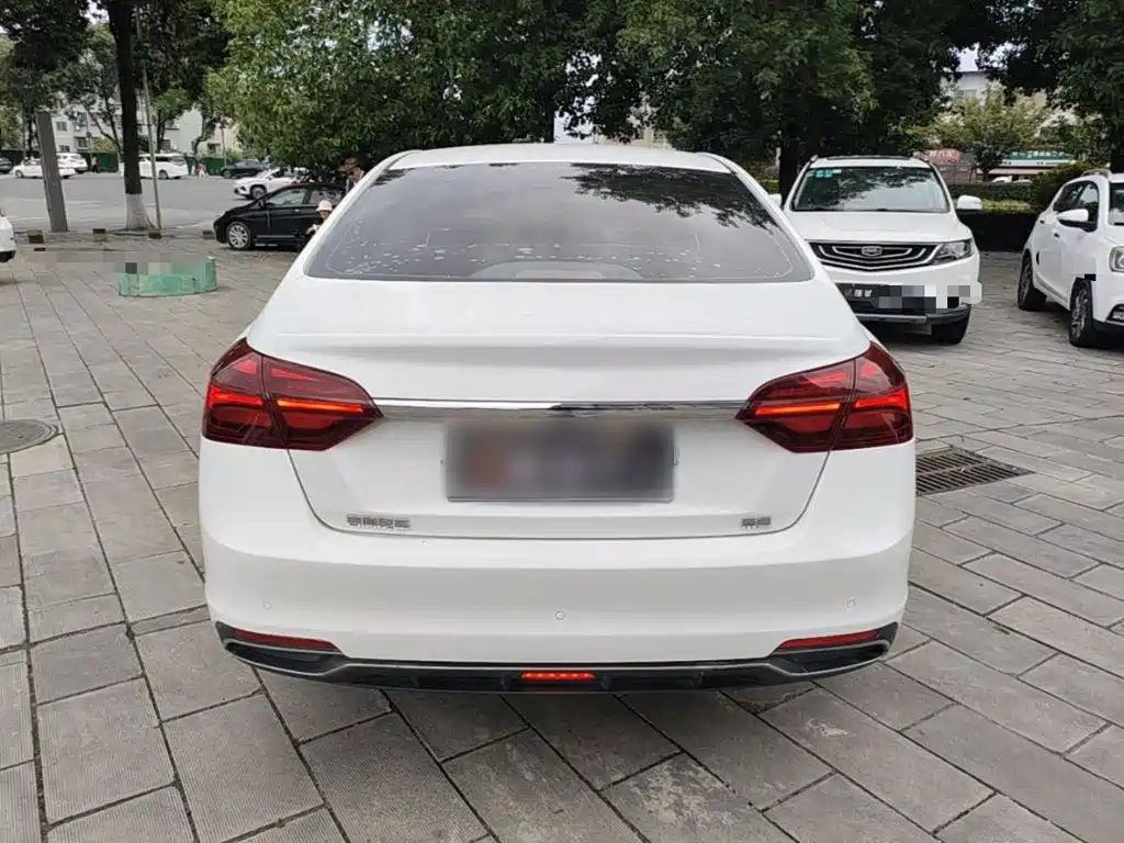 Geely Emgrand — миниатюра 6