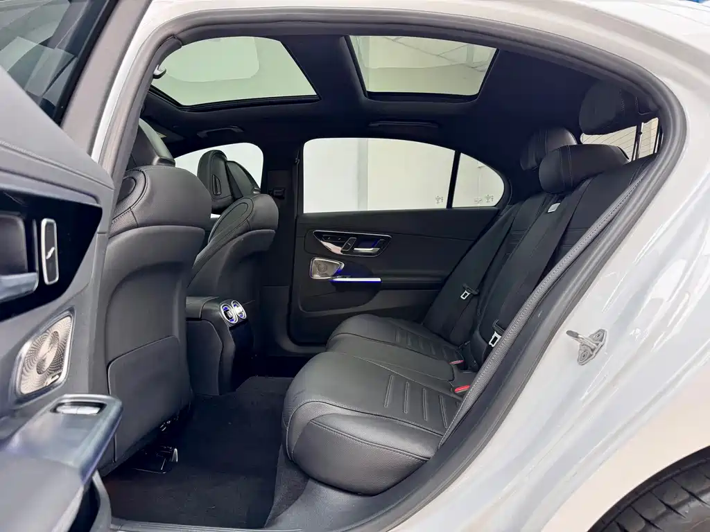Mercedes-Benz C-Class — миниатюра 9