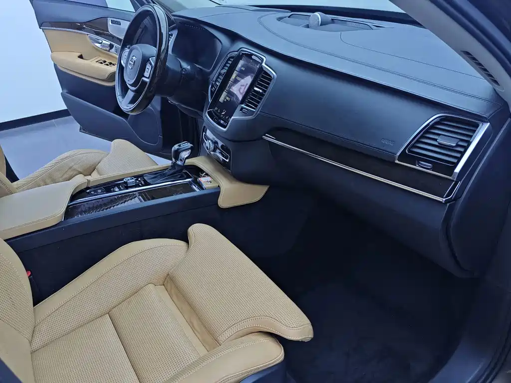 Volvo XC90 — миниатюра 13