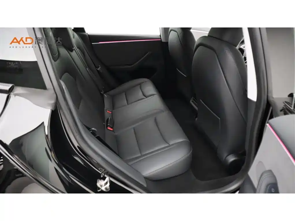 Tesla Model 3 — миниатюра 8