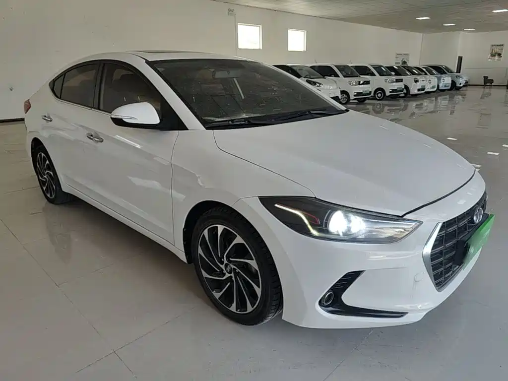 Hyundai Elantra — миниатюра 4
