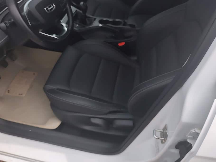 Geely Emgrand 1.5 л 2021 г. Белый, пробег 26400 км