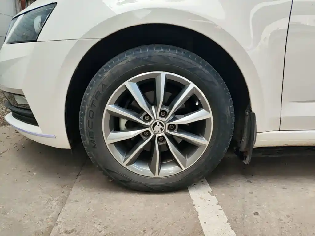 Skoda Octavia — миниатюра 23